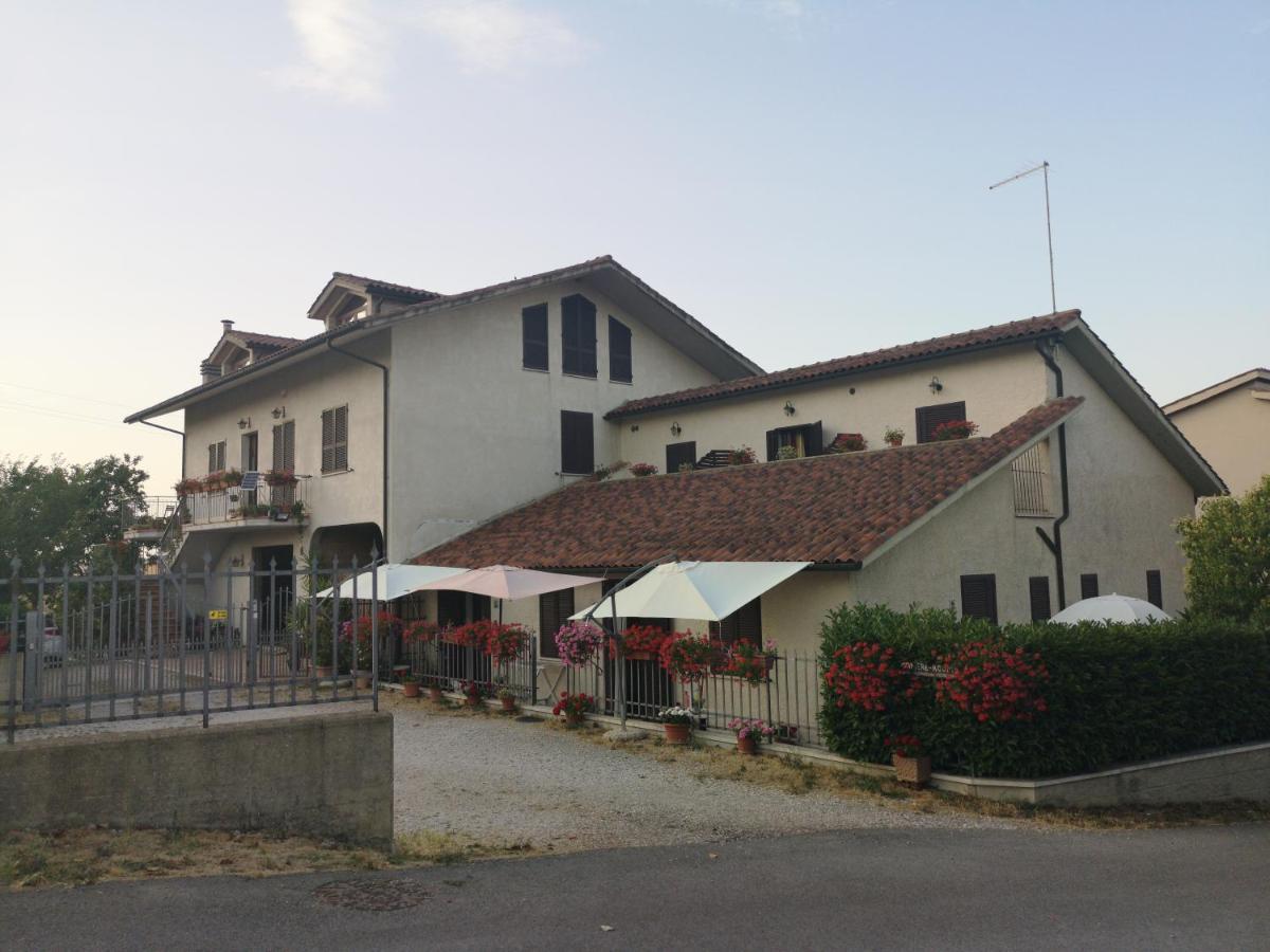 Affittacamere Alba Fiorita Castiglione dʼOrcia Exterior foto